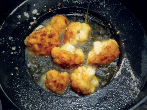 9 Quart Cast Iron  - Unique Deep Fryer Dutch Oven (UFO) - Image 2