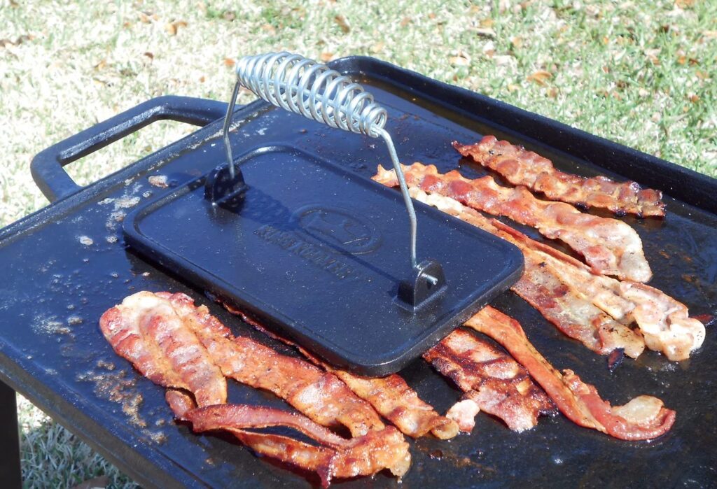 PreSeasoned Cast Iron Bacon Press Metal Fusion, Inc.